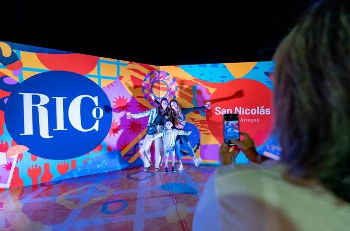San Nicolás vibró con la 8ª edición del Festival RICO: gastronomía, música y un show de drones
