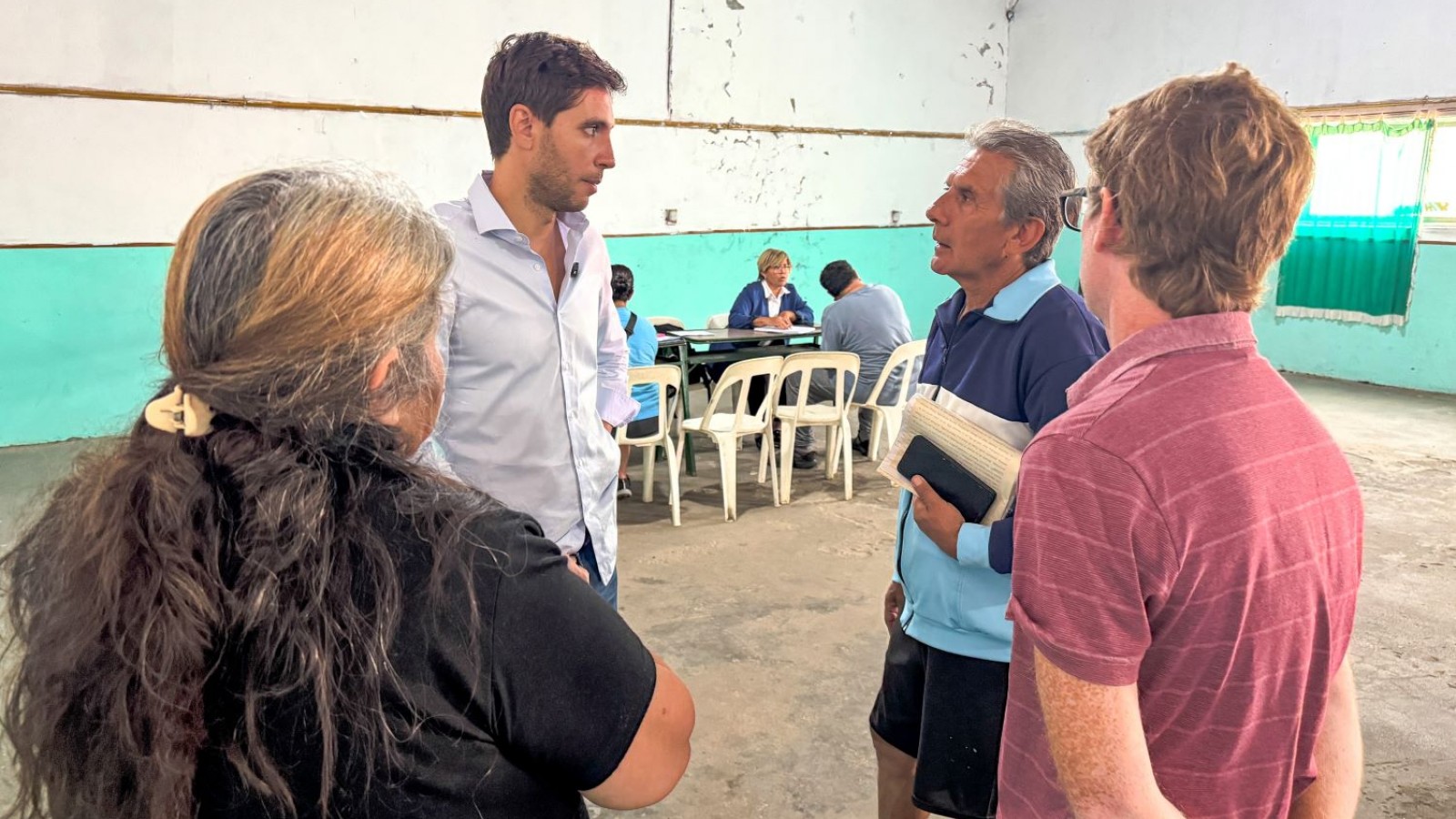 Escrituración de viviendas en San Nicolás: Santiago Passaglia visitó el Barrio Suizo