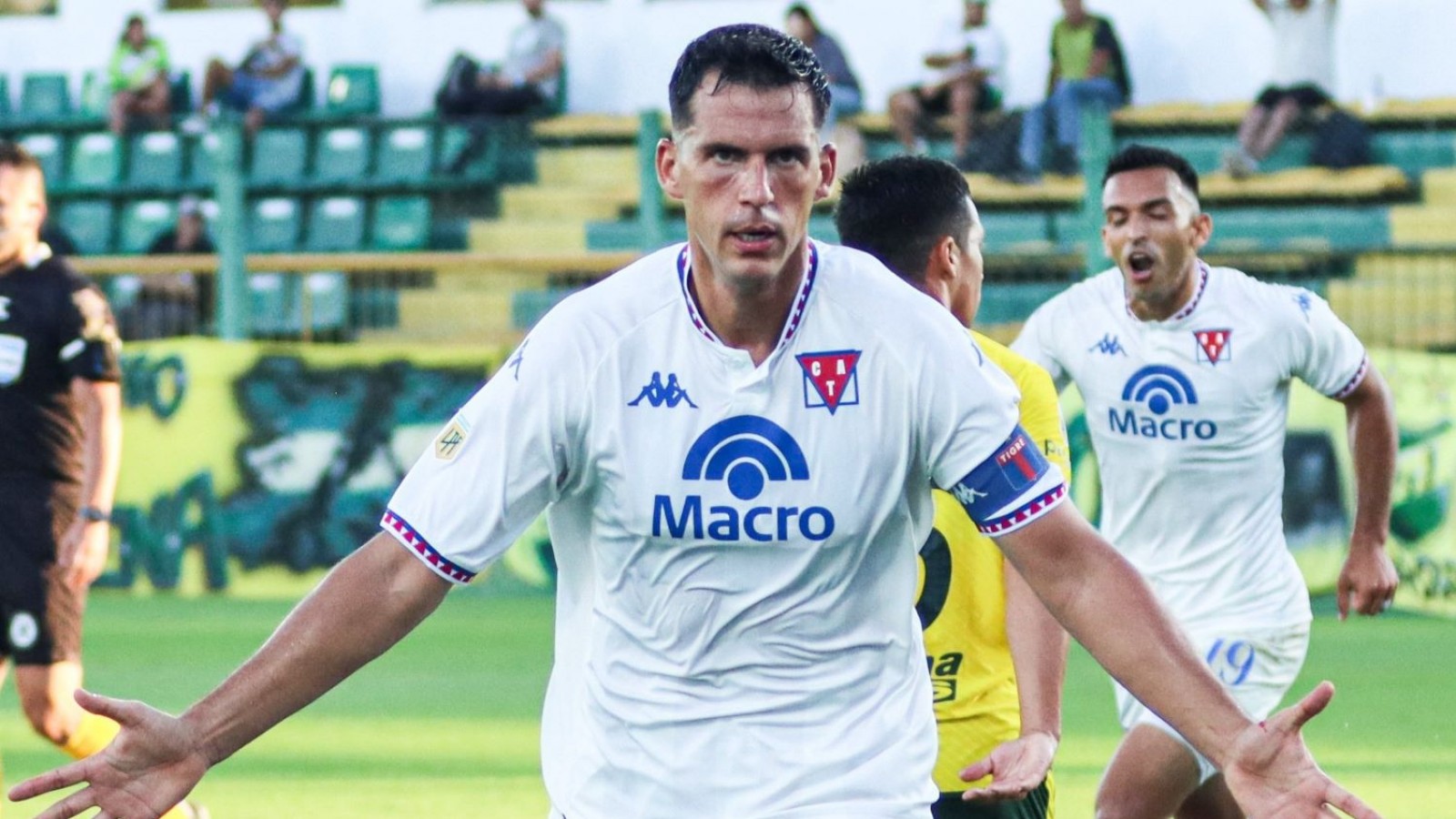 Tigre venció a Defensa y Justicia y alcanzó la cima del Torneo Apertura 2025