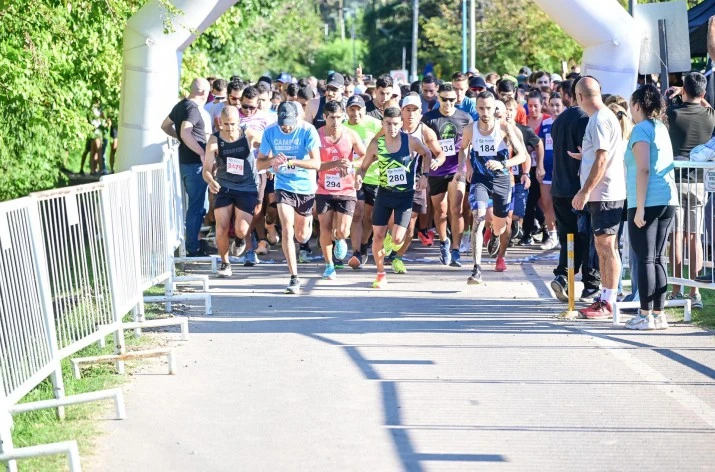 Más de 2500 personas participaron de la segunda edición del Loma Verde Rural Running 