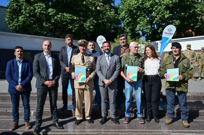 Héroes de Malvinas: la Municipalidad homenajeó a los veteranos de Escobar y anunció un nuevo viaje de excombatientes a las Islas