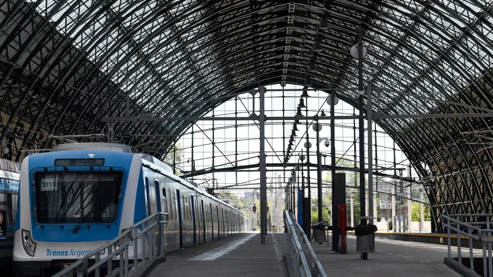 Paro general del 10 de abril: trenes, subtes, vuelos y otros servicios afectados por la huelga de la CGT