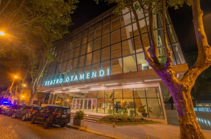 Juan Andreotti inauguró el Nuevo ‘Teatro Otamendi' de San Fernando