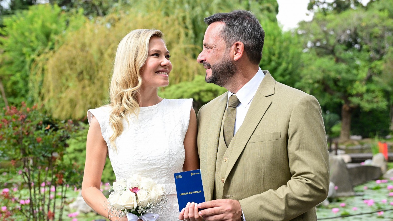 Ariel Sujarchuk y Macarena Lemos dieron "el sí" rodeados de familiares, amigos y vecinos de Escobar