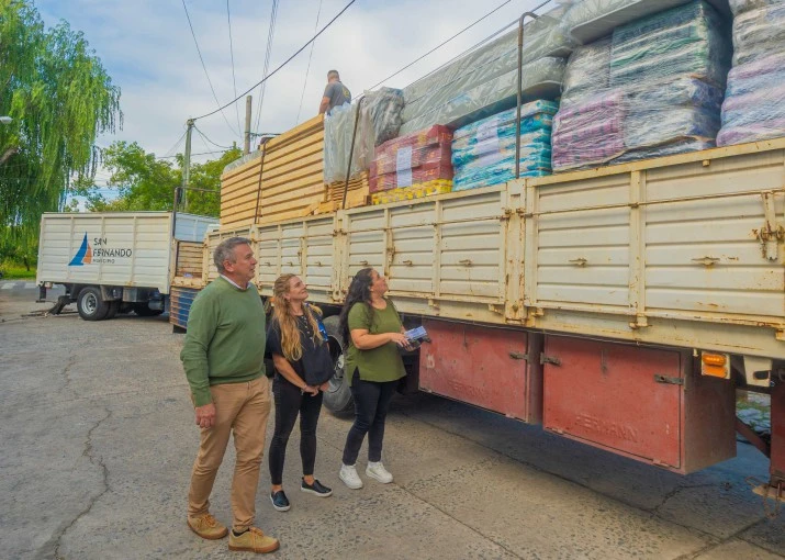 El Municipio de San Fernando envió dos camiones con ayuda para Bahía Blanca
