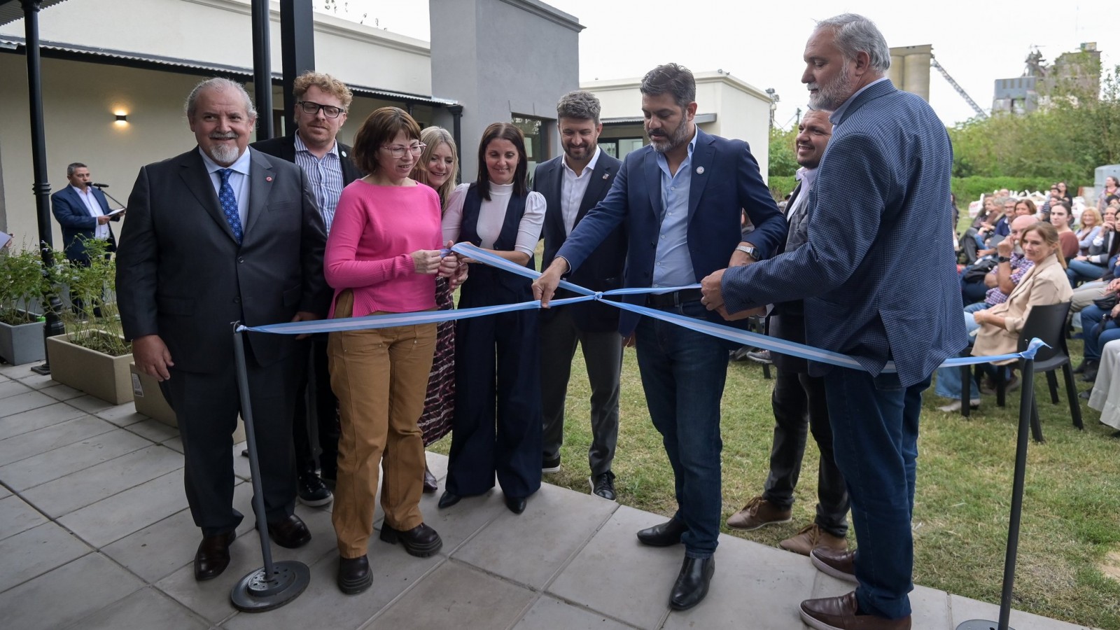 Bianco inauguró la ampliación del Centro Universitario de Exaltación de la Cruz
