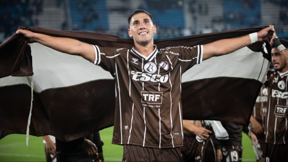 Platense dio el golpe en Avellaneda: eliminó a Racing y avanza a cuartos del Torneo Apertura