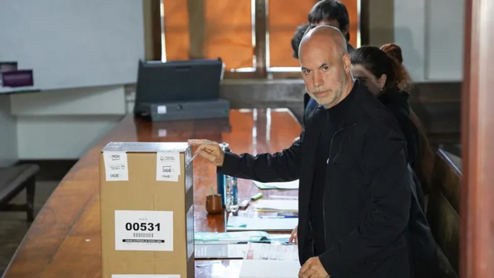 "Es inadmisible": Larreta esperó más de una hora para votar por ausencia del presidente de mesa y fallas técnicas