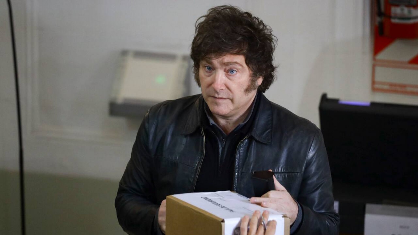 Javier Milei, tras la denuncia de fake news: "Mauricio Macri está hecho un llorón y está muy de cristal"