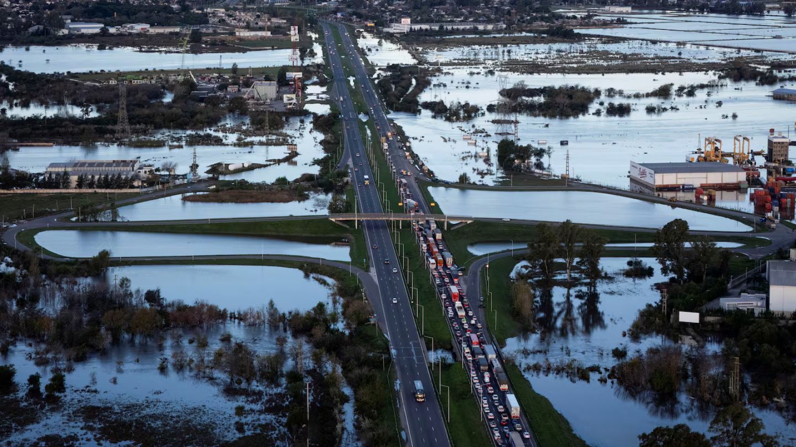 Inundaciones en la zona norte bonaerense: tres desaparecidos, un fallecido y más de 2900 evacuados