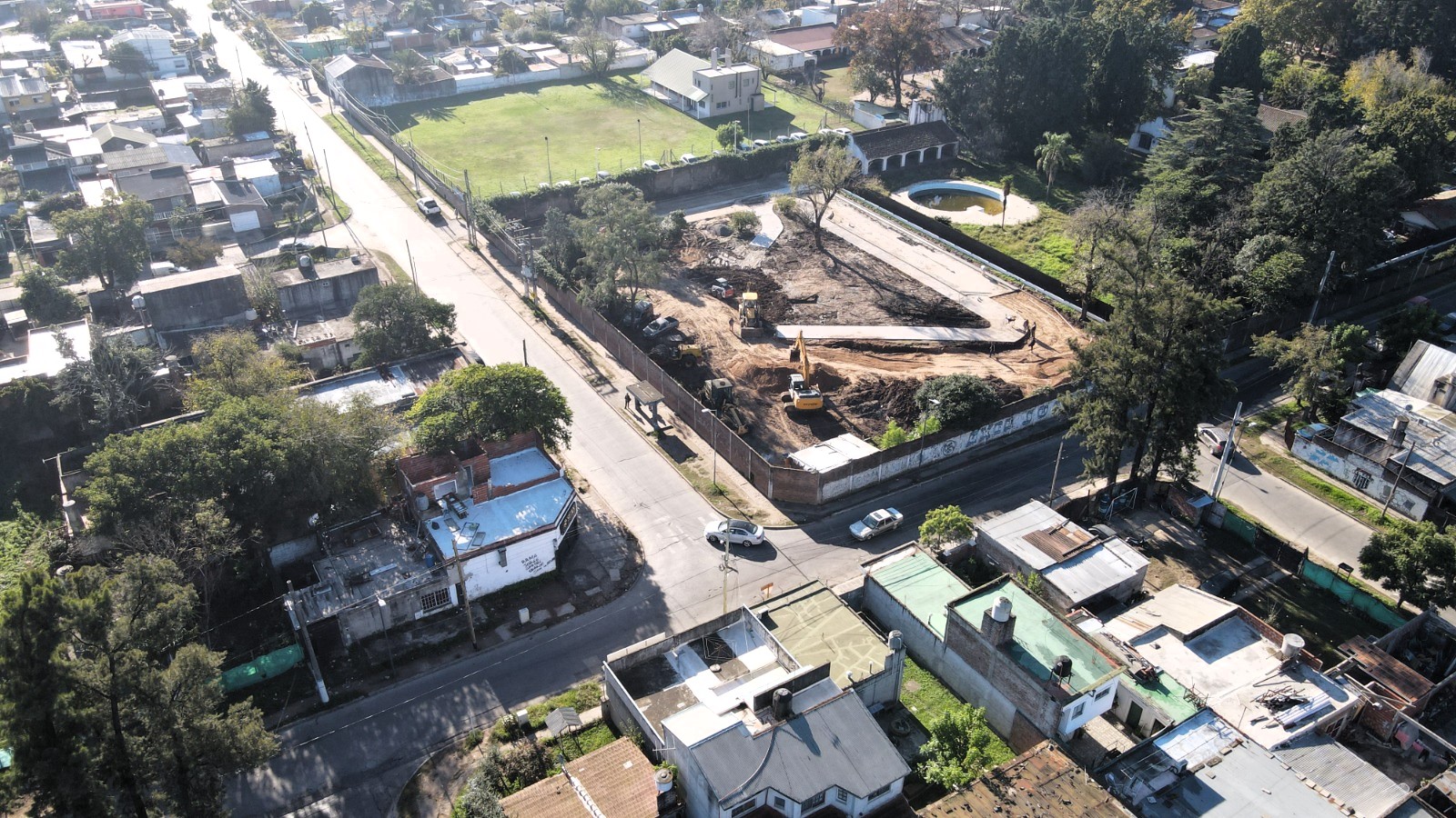 Empezó la construcción de la nueva rotonda de la calle Azcuénaga en San Miguel