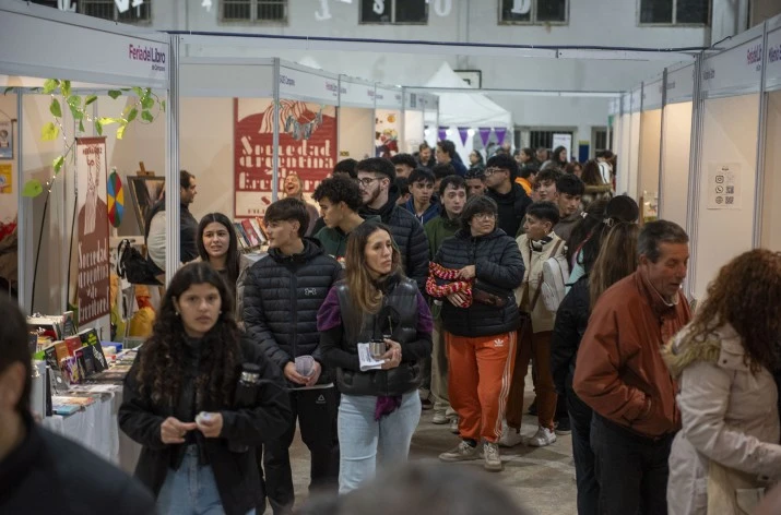Con múltiples actividades, se inauguró la 5ª Feria del Libro de Campana