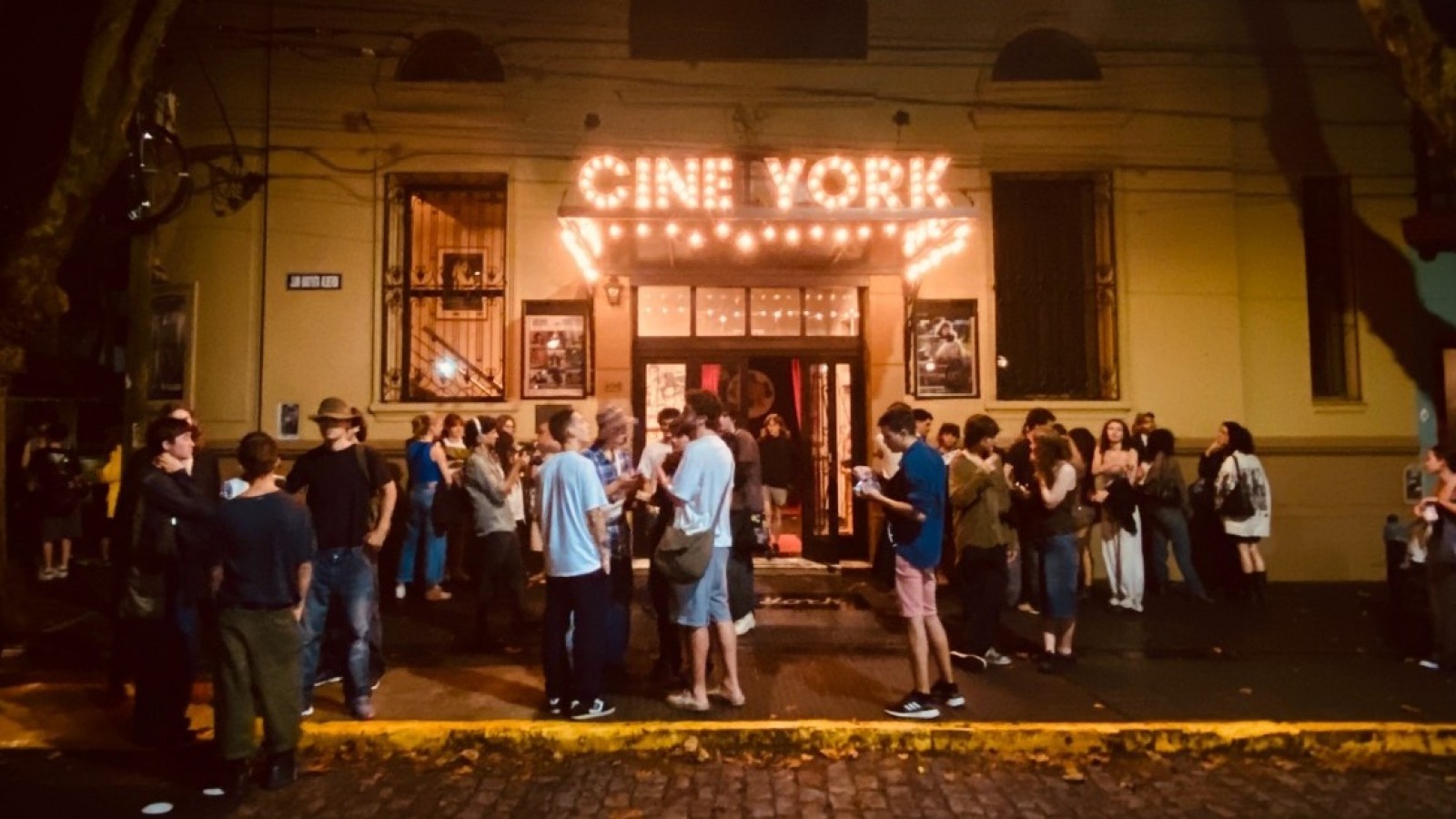 Vicente López presenta "miradas del '60" en el Cine York