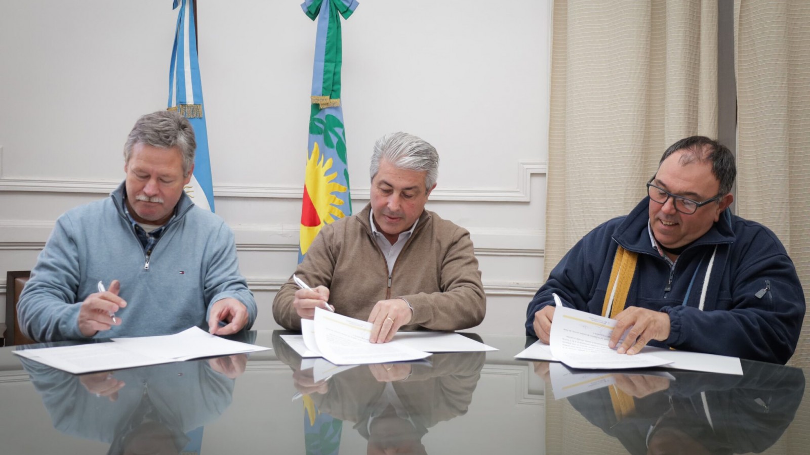Pergamino impulsa el trabajo conjunto con ingenieros agrónomos: convenio entre el Municipio, AIANBA y CIAFBA