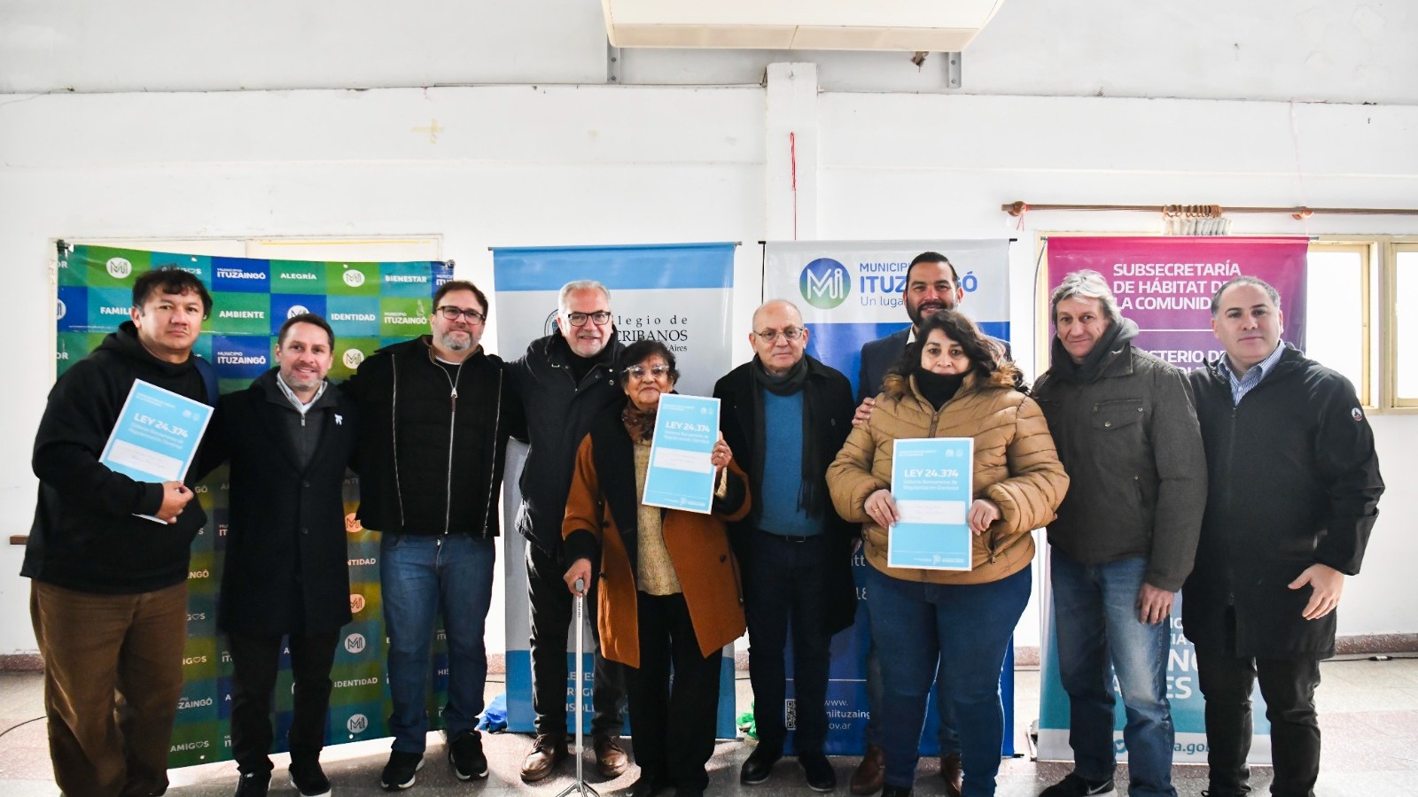 Más seguridad jurídica: 95 familias de Ituzaingó recibieron las escrituras de sus viviendas