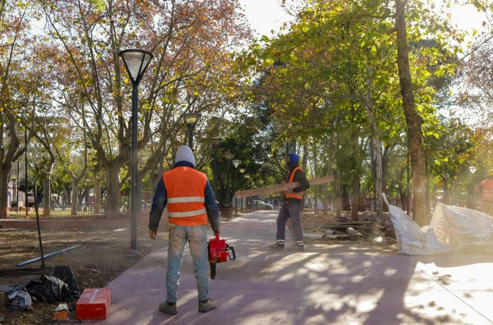 Renuevan las plazas Dávila y 9 de Julio en Pergamino con foco en la accesibilidad