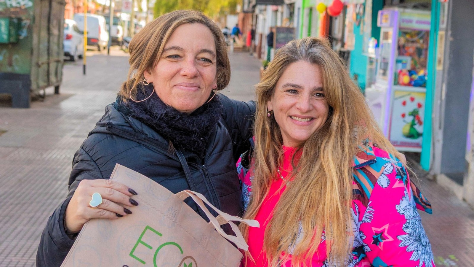 San Fernando entregó más bolsas reutilizables para promover que no se usen bolsas plásticas