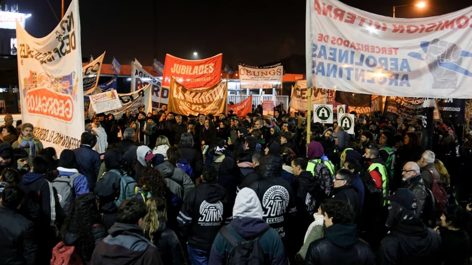Tensión en la Panamericana por despidos en la ex Georgalos: Gendarmería desalojó protesta en Victoria