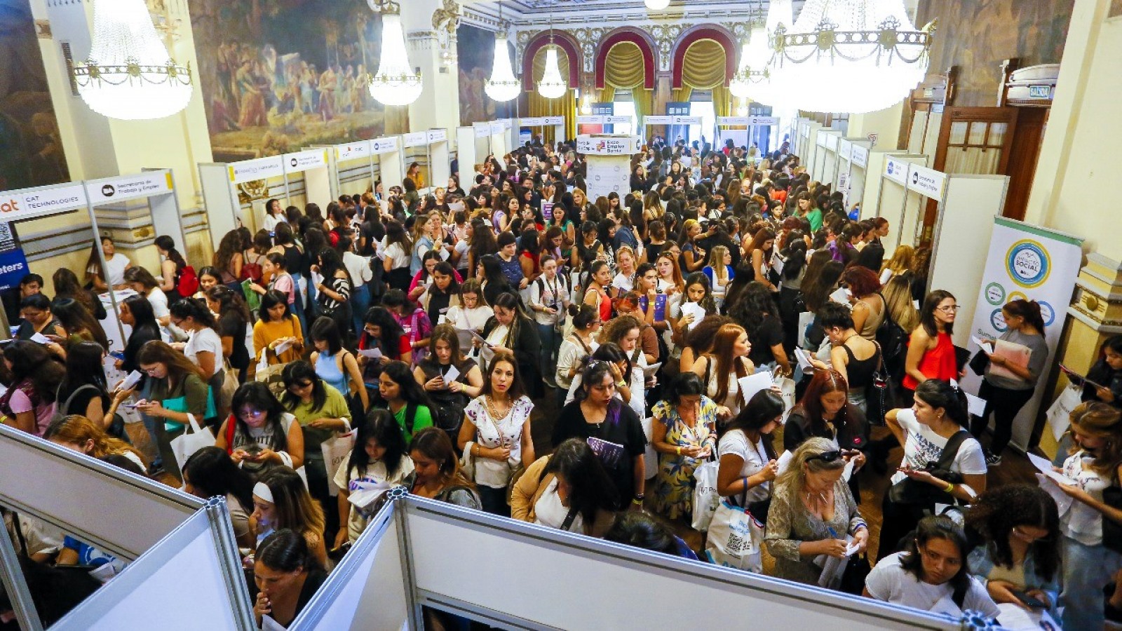 Expo Empleo Barrial: Oportunidades Laborales en Boedo