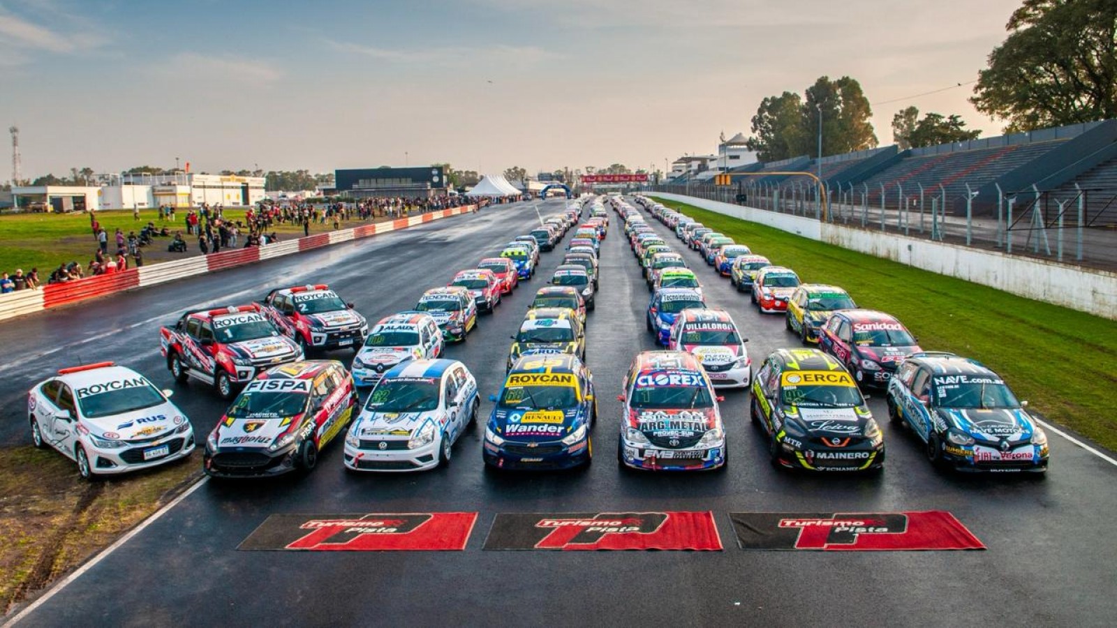 Desde este sábado, dos carreras gratis en el Autódromo: el Turismo Pista con 300 Pilotos y el Turismo Carretera 2000