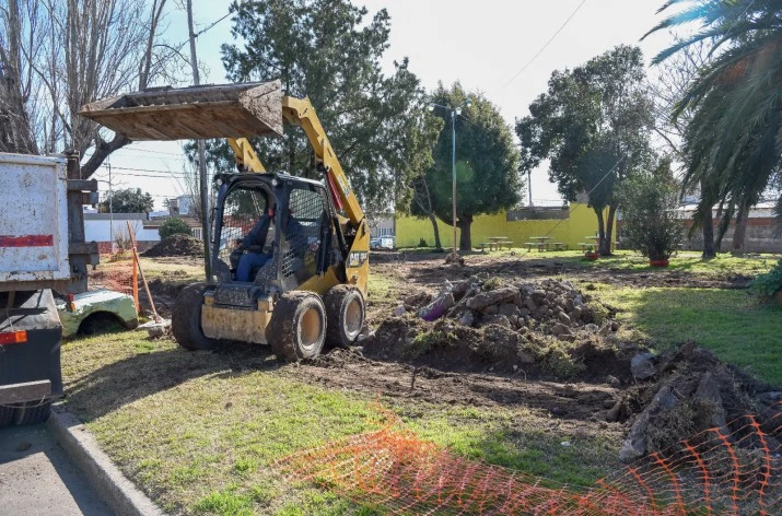 Comenzaron las obras de renovación de la plaza del barrio San Isidro en San Nicolás