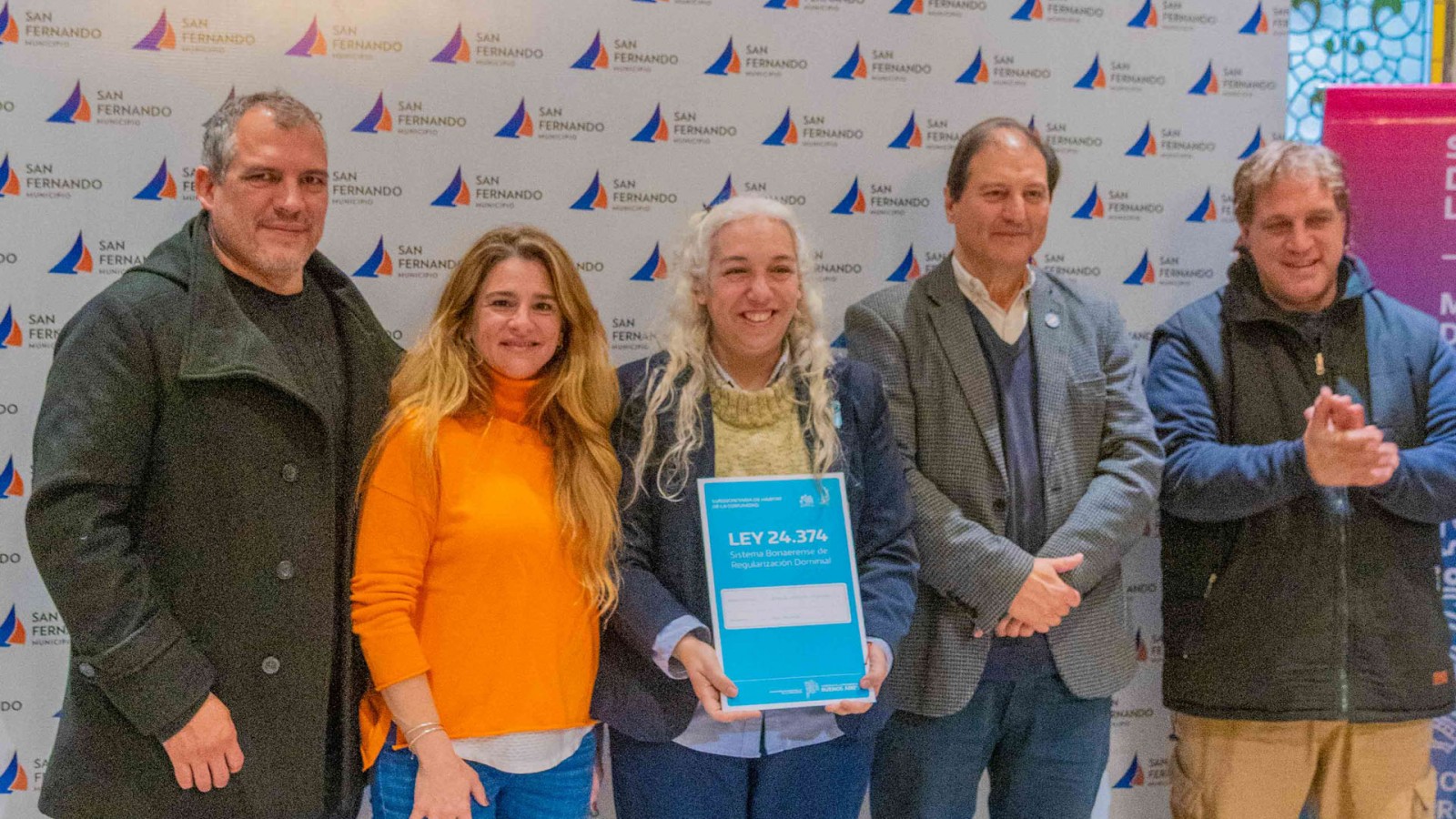 40 familias de San Fernando recibieron las escrituras de sus hogares