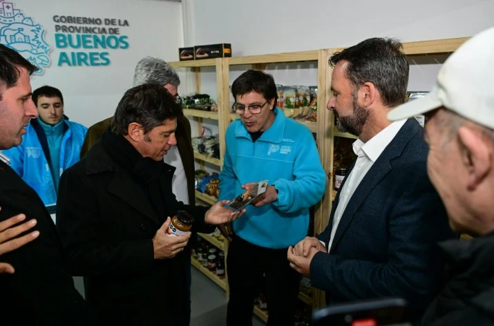Sujarchuk y Kicillof recorrieron el nuevo Mercado Bonaerense Fijo y el futuro Centro Médico de Alta Complejidad 