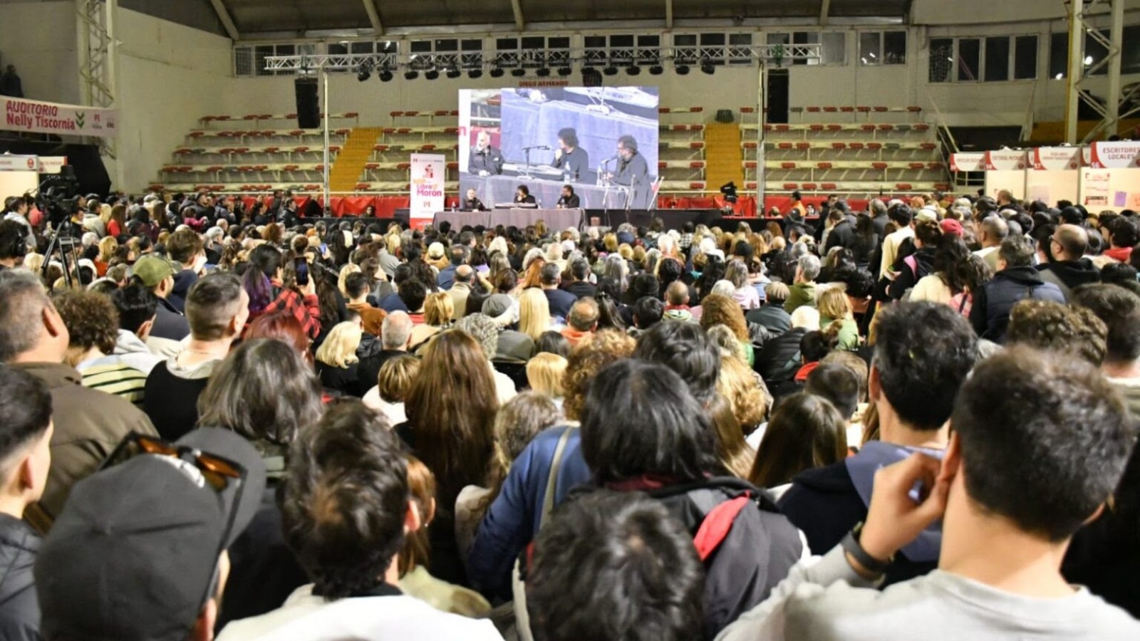 Miles de personas participaron de la 2da Feria del Libro en Morón