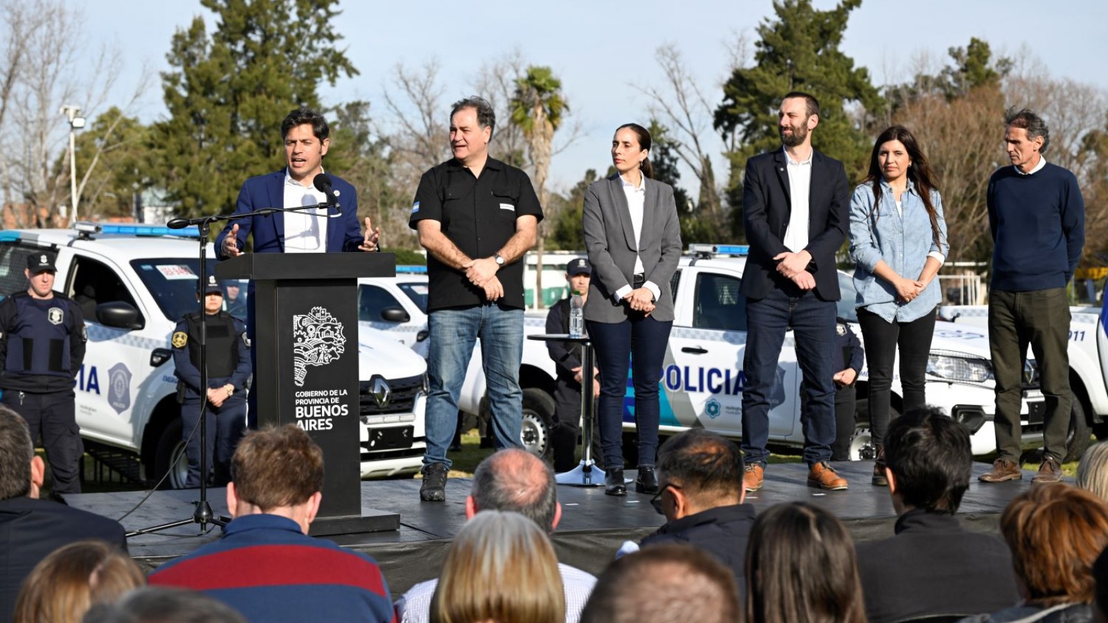 Kicillof: "Donde había un depósito de chatarra, ahora hay una base policial con nuevos vehículos que traen más seguridad a los barrios"