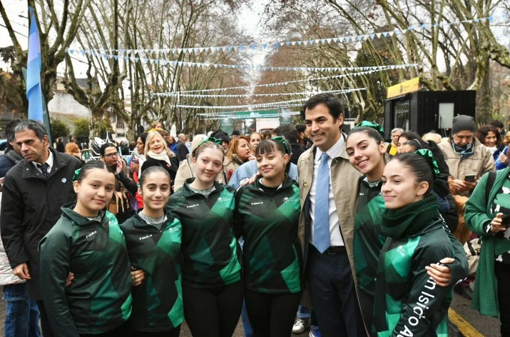 Mas de 20 mil personas participaron del gran desfile cívico militar de San Isidro en homenaje al General San Martín