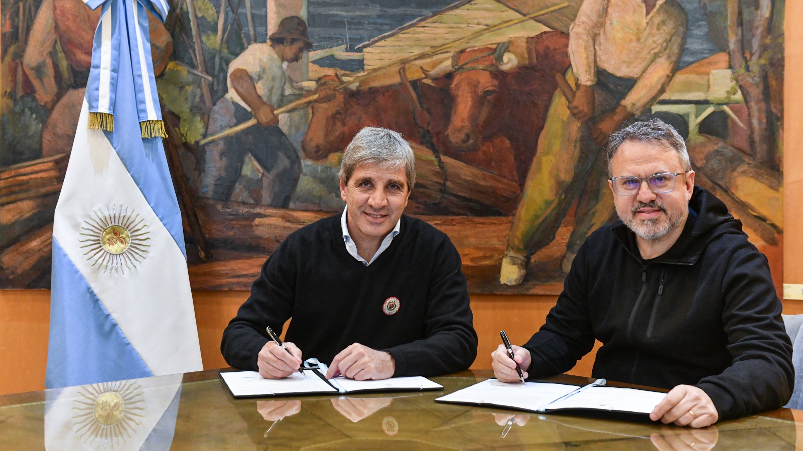 Caputo y Valenzuela anunciaron juntos la primera municipalización del ex PROCREAR en Tres de Febrero