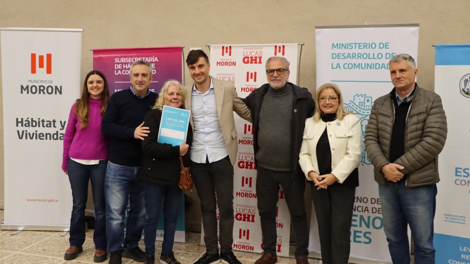 Ghi y Larroque entregaron más de 100 escrituras de viviendas en Morón