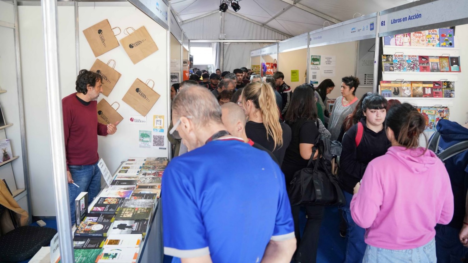 Miles de vecinas y vecinos visitaron la Feria del Libro de San Martín