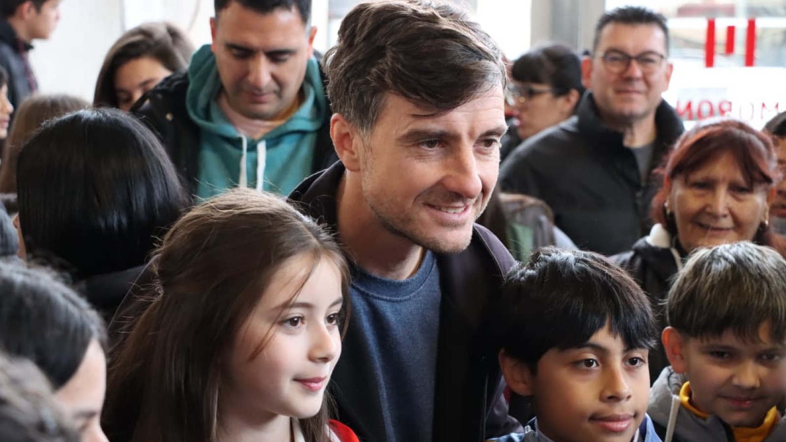 Morón: estudiantes de escuelas primarias partieron hacia Mar del Plata