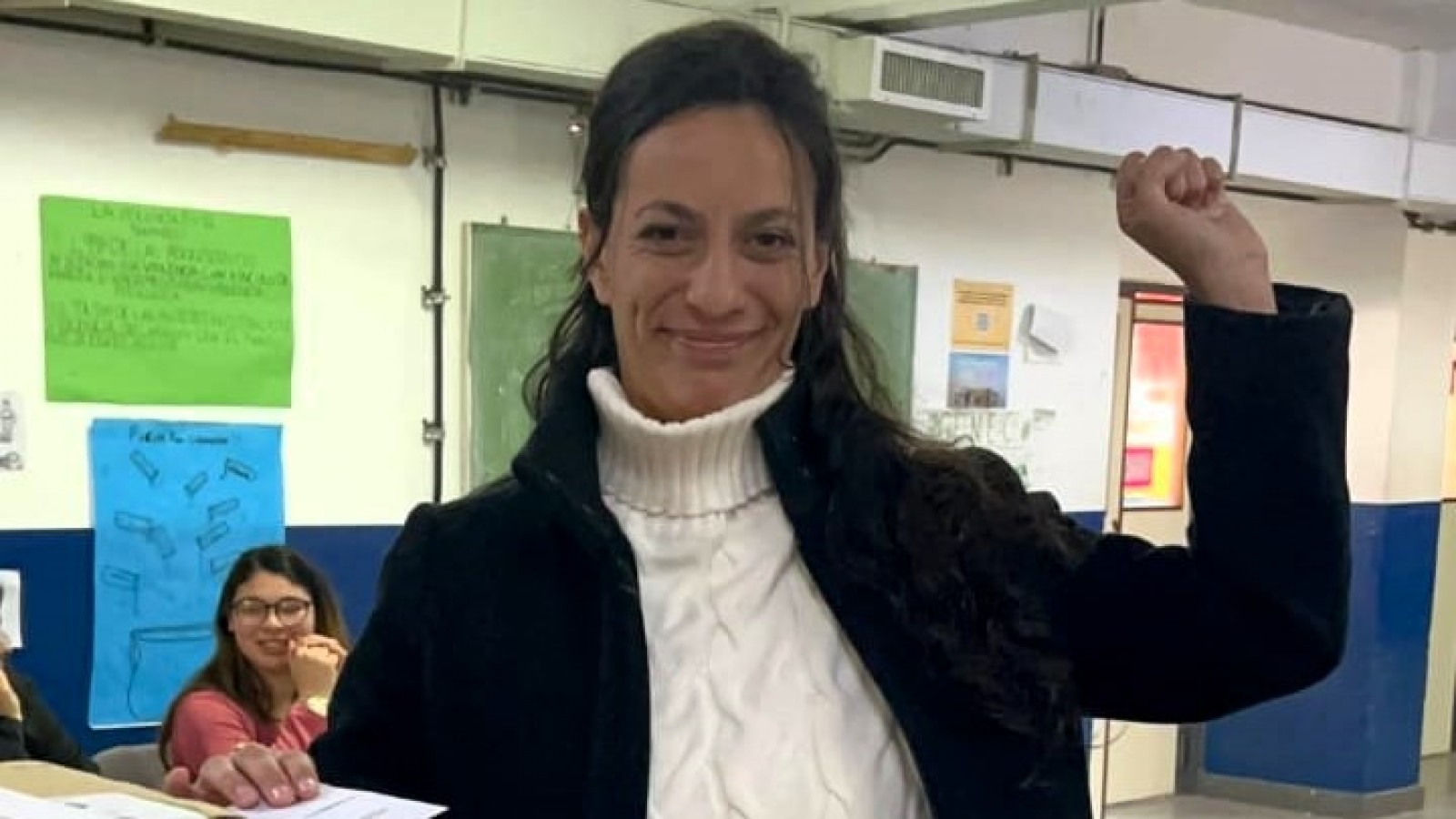 Votó Paula Akerfeld: "Somos quienes planteamos no seguir siendo cómplices del poder económico y del FMI"