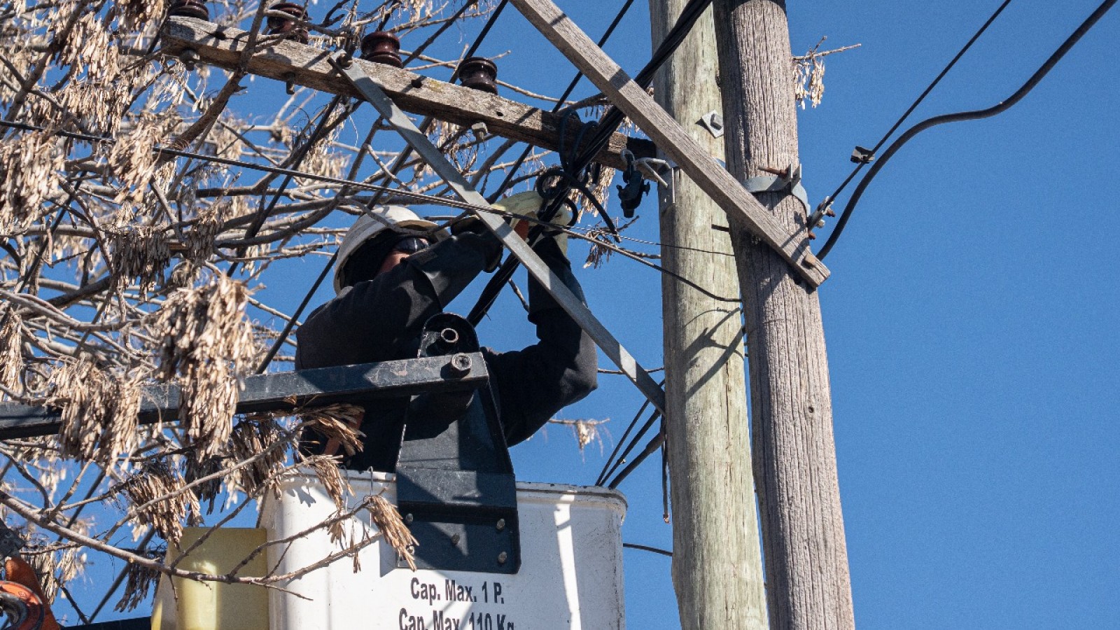 EDEN invirtió $23 millones en modernización de la red eléctrica en el barrio Santa Lucía de Campana