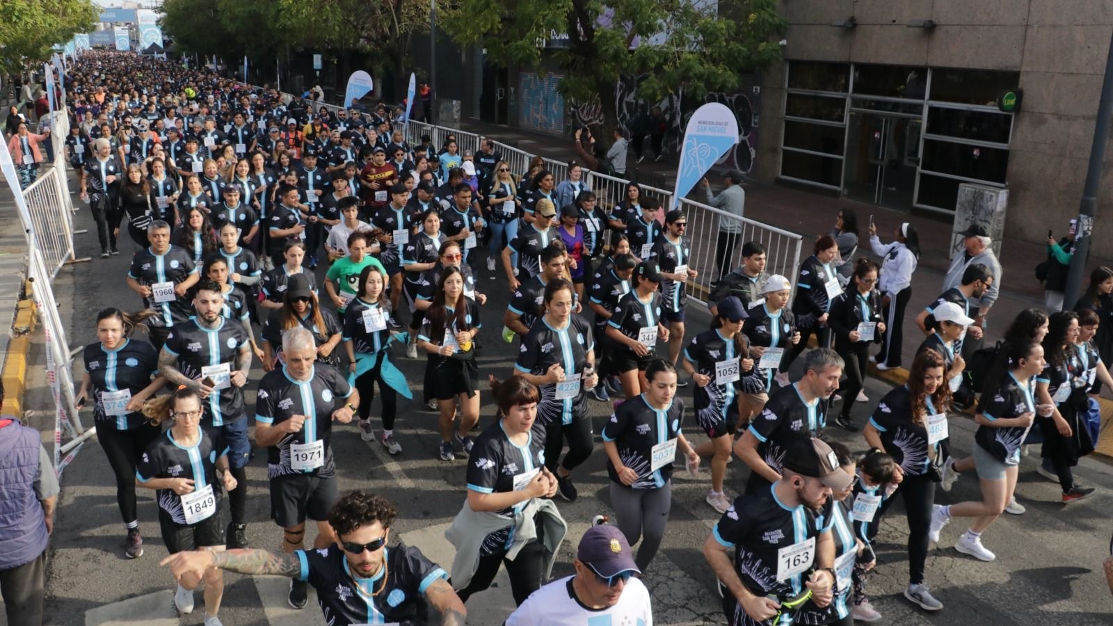 Con la Maratón San Miguel Arcángel, comenzaron las Fiestas Patronales 2025