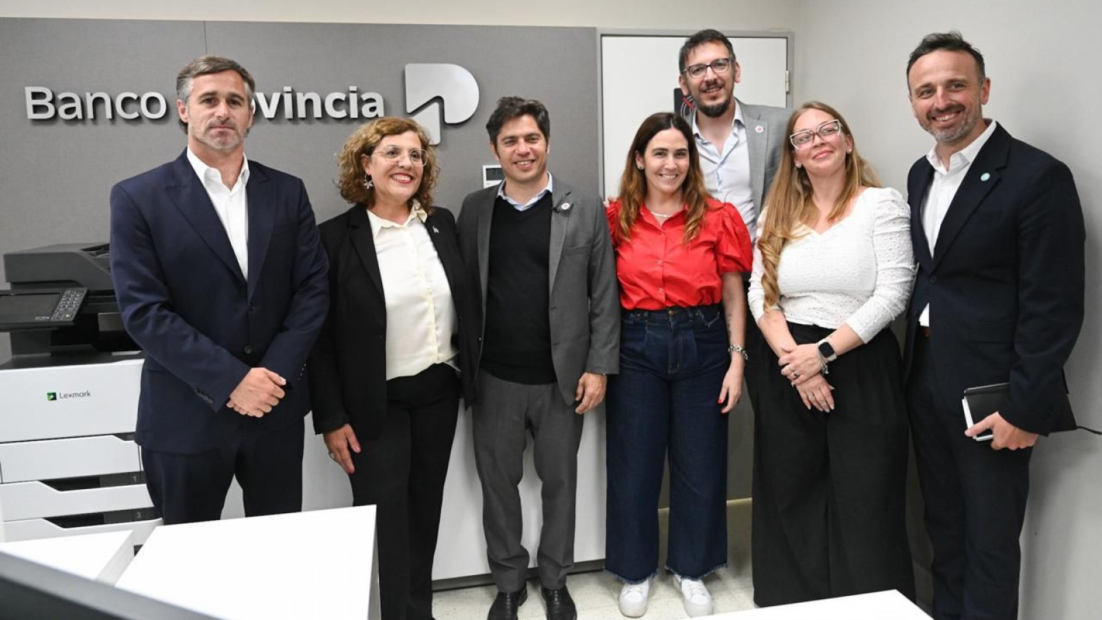 Achával acompañó la apertura del Banco Provincia en el Parque Industrial