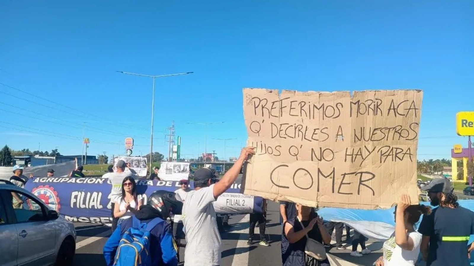 Trabajadores despedidos de Ilva endurecen el reclamo y cortaron la Panamericana