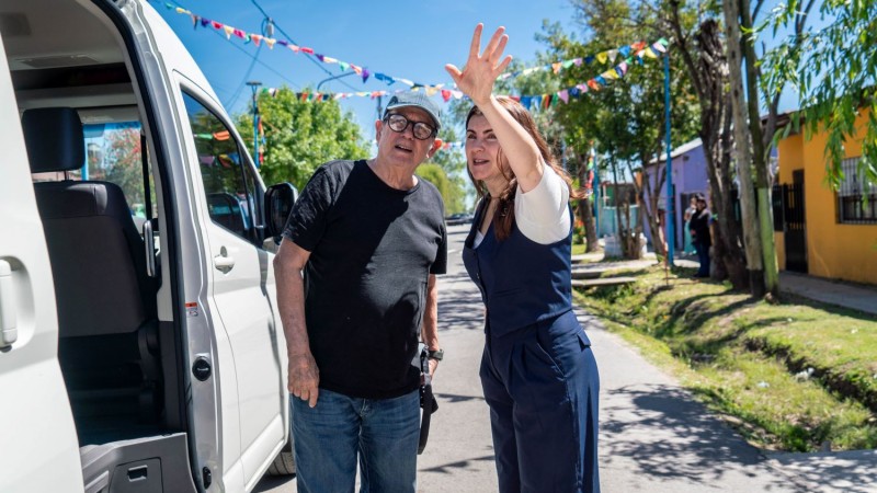 Mariel Fernández recibió a Silvio Rodríguez en Moreno: emoción, cultura y memoria en la visita del cantautor cubano a Cuartel V
