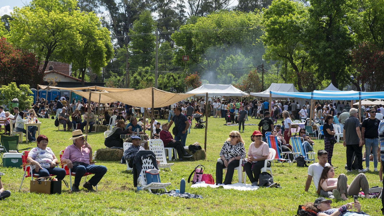 Miles de vecinos y visitantes disfrutaron en Campana de la Fiesta del Asado de Tira