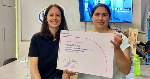 Vicente López: una estudiante del Fab Lab fue campeona argentina de IA en el concurso de Intel thumbnail