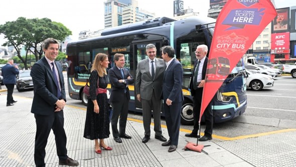Buenos Aires y Madrid trabajan en planes para mejorar la movilidad con transportes sostenibles como el e-bus