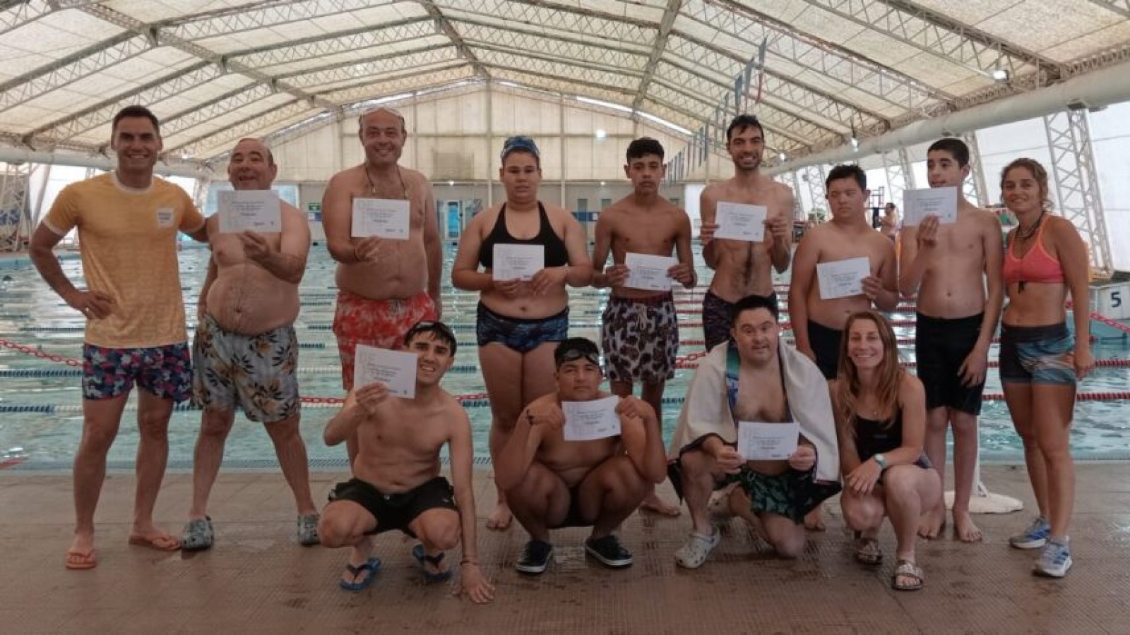 Pergamino: la Escuela Municipal de Natación Adaptada cerró el año con emoción, diplomas y grandes logros deportivos