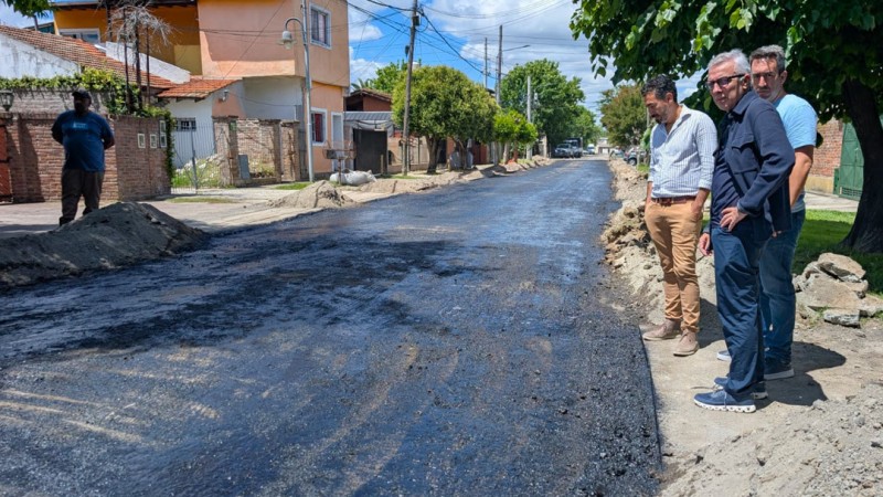 En Troncos del Talar, Julio Zamora monitoreó el desarrollo del Plan de Pavimentación del Municipio de Tigre