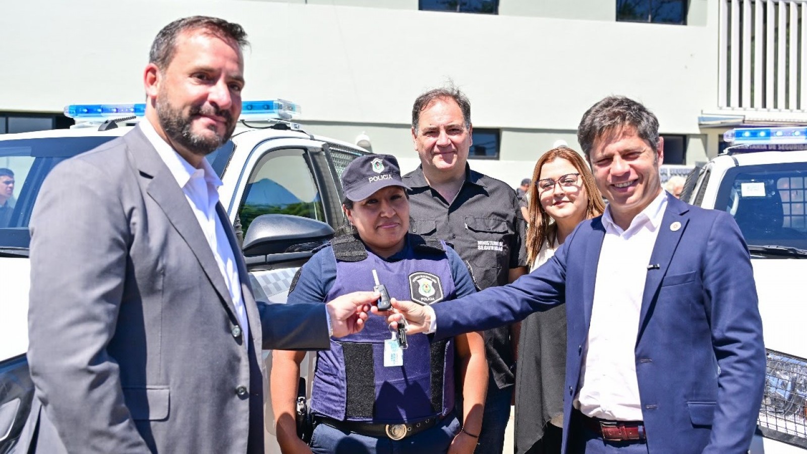 Sujarchuk y Kicillof recorrieron el Centro de Monitoreo ampliado y presentaron nuevos patrulleros