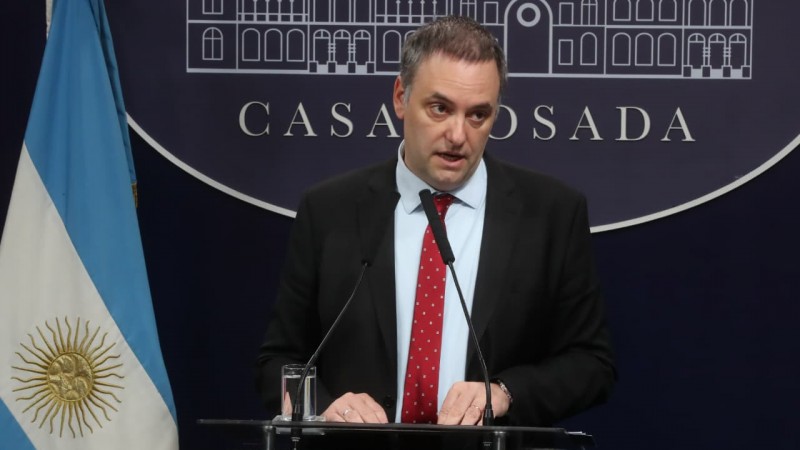 Adorni destacó la caída de la pobreza infantil y de la inflación: "Hoy sí tenemos las condiciones para despegar"