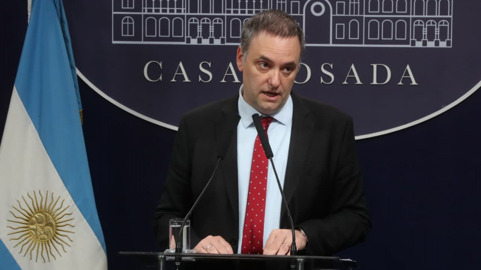 Adorni destacó la caída de la pobreza infantil y de la inflación: "Hoy sí tenemos las condiciones para despegar"