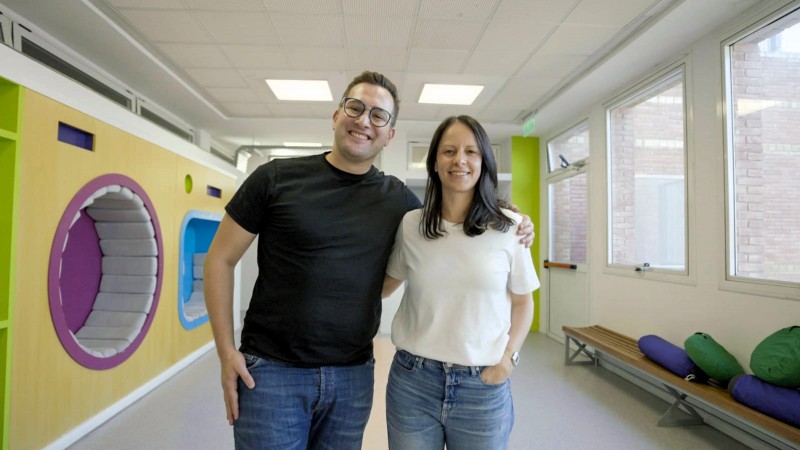Soledad Martínez presentó el cuarto capítulo de "¡Presente!" y analizó junto a Joan Cwaik el impacto de la tecnología y la IA en el aprendizaje