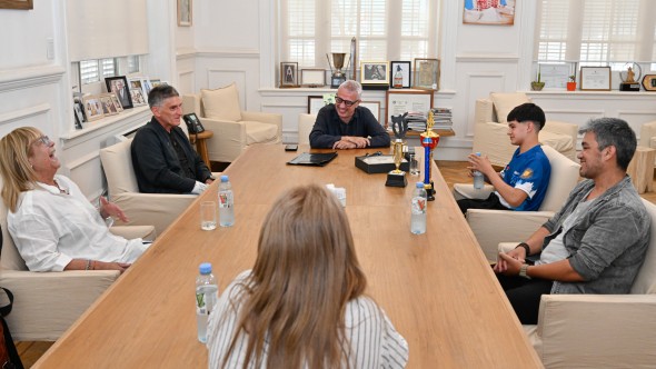Julio Zamora reconoció a Enzo Chentola, el taekwondista que cosechó importantes medallas en los Juegos Panamericanos Brasil 2025